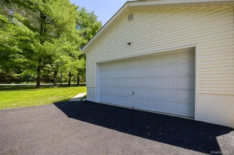 18 Cream Street Hyde Park NY 12538