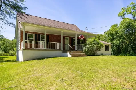 18 Cream Street Hyde Park NY 12538