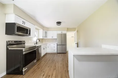 18 Cream Street Hyde Park NY 12538