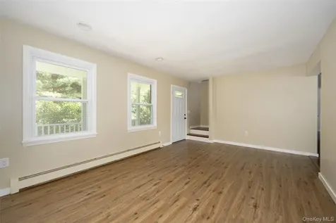 18 Cream Street Hyde Park NY 12538