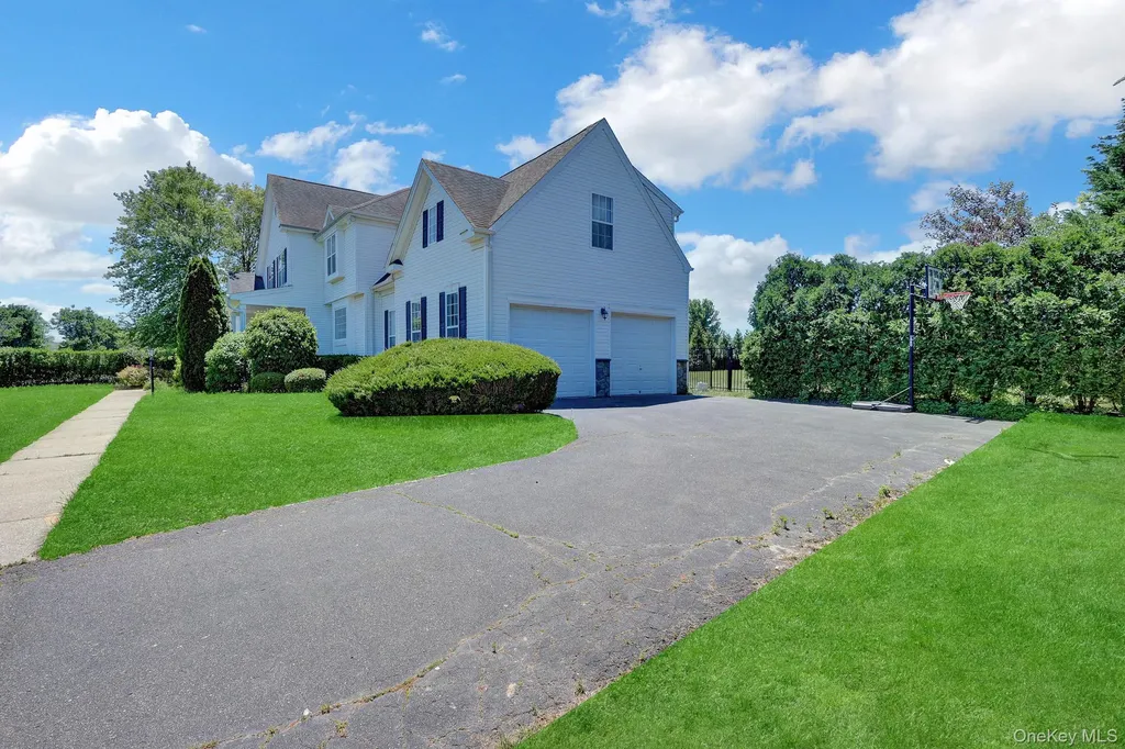66 Canterbury Drive Wading River NY 11792