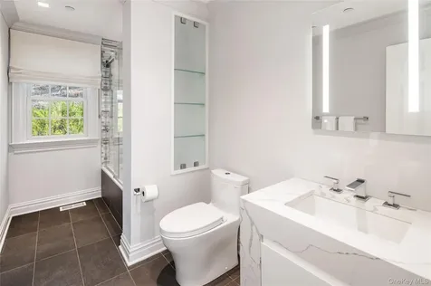 86 Sheather Road Mount Kisco NY 10549