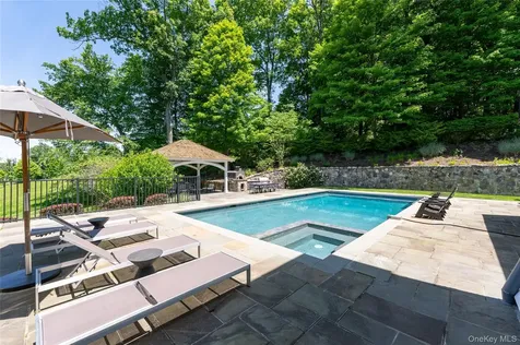 86 Sheather Road Mount Kisco NY 10549