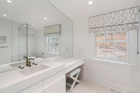 86 Sheather Road Mount Kisco NY 10549