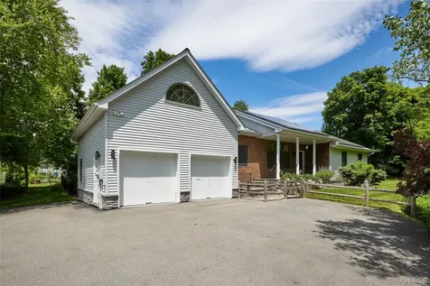 37 Mansion Drive Hyde Park NY 12538