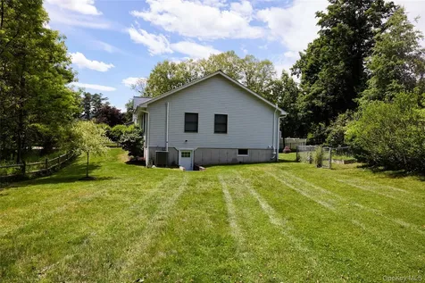 37 Mansion Drive Hyde Park NY 12538