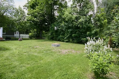 37 Mansion Drive Hyde Park NY 12538