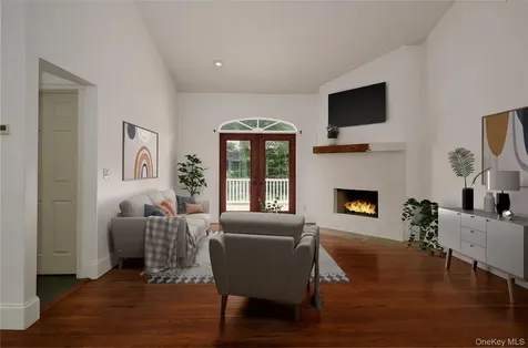 37 Mansion Drive Hyde Park NY 12538