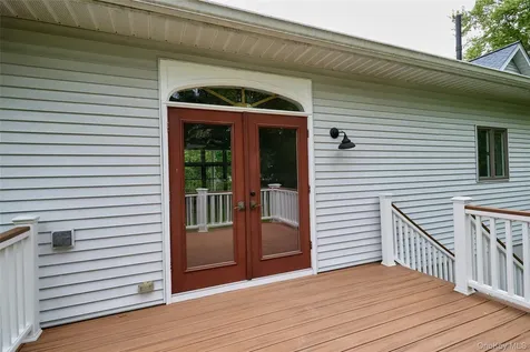 37 Mansion Drive Hyde Park NY 12538