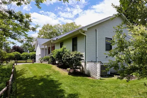 37 Mansion Drive Hyde Park NY 12538