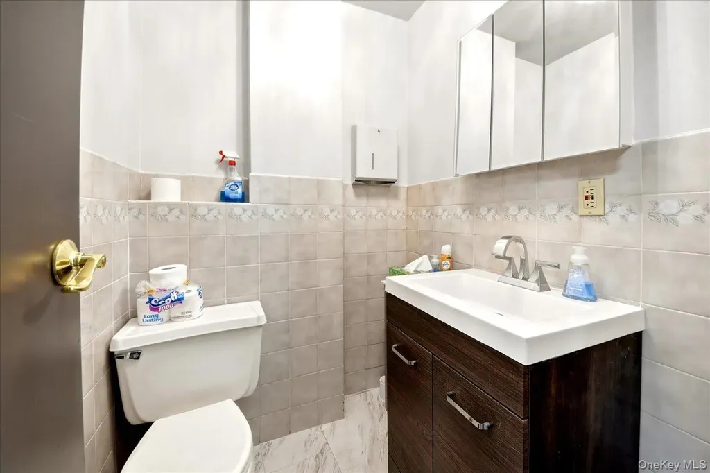 1020 Mclean Avenue Yonkers NY 10704