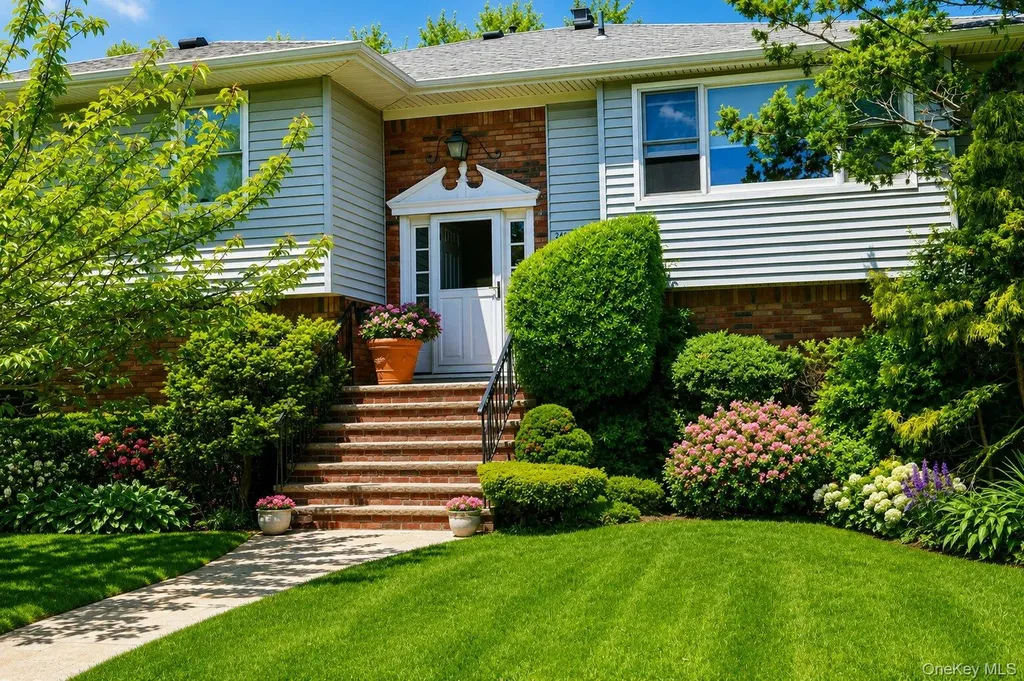 240 Pearl Street Lawrence NY 11559