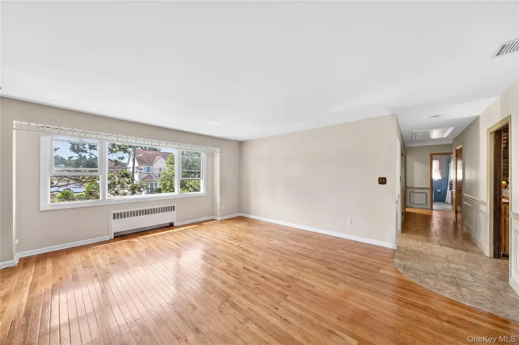 240 Pearl Street Lawrence NY 11559