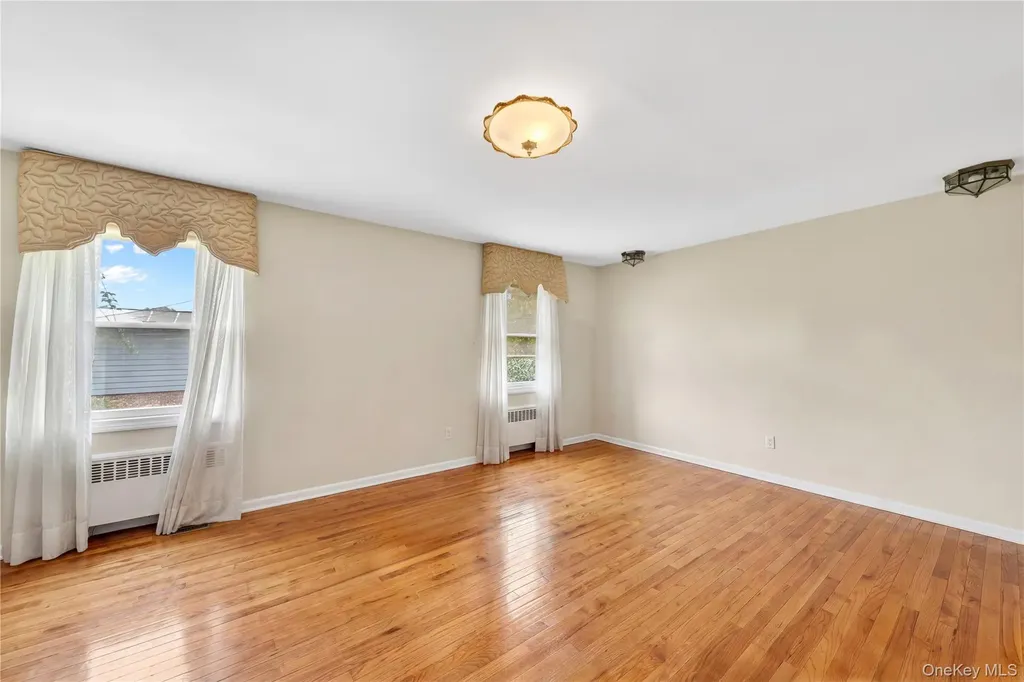 240 Pearl Street Lawrence NY 11559