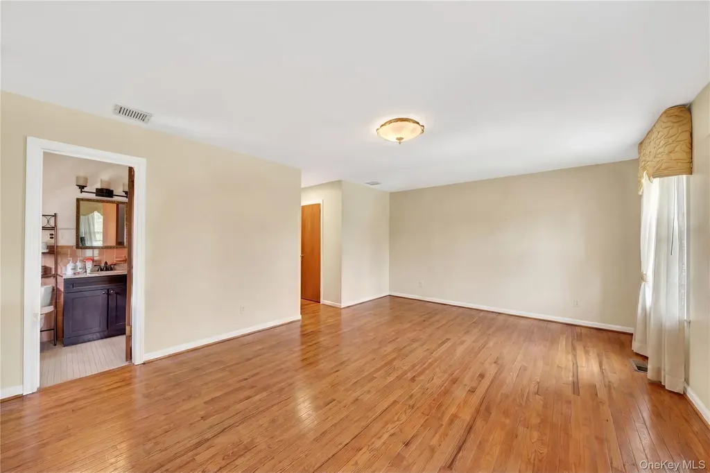 240 Pearl Street Lawrence NY 11559