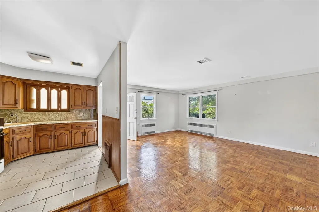 240 Pearl Street Lawrence NY 11559
