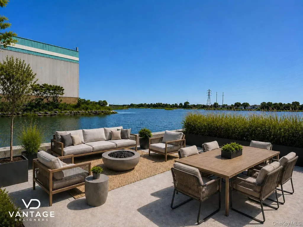 7 Reyem Drive Lawrence NY 11559