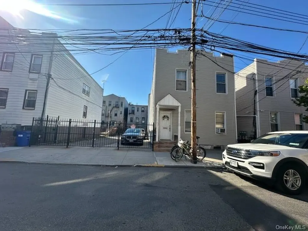 25-44 22 Street Astoria NY 11102