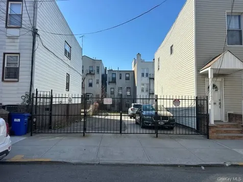 25-44 22 Street Astoria NY 11102