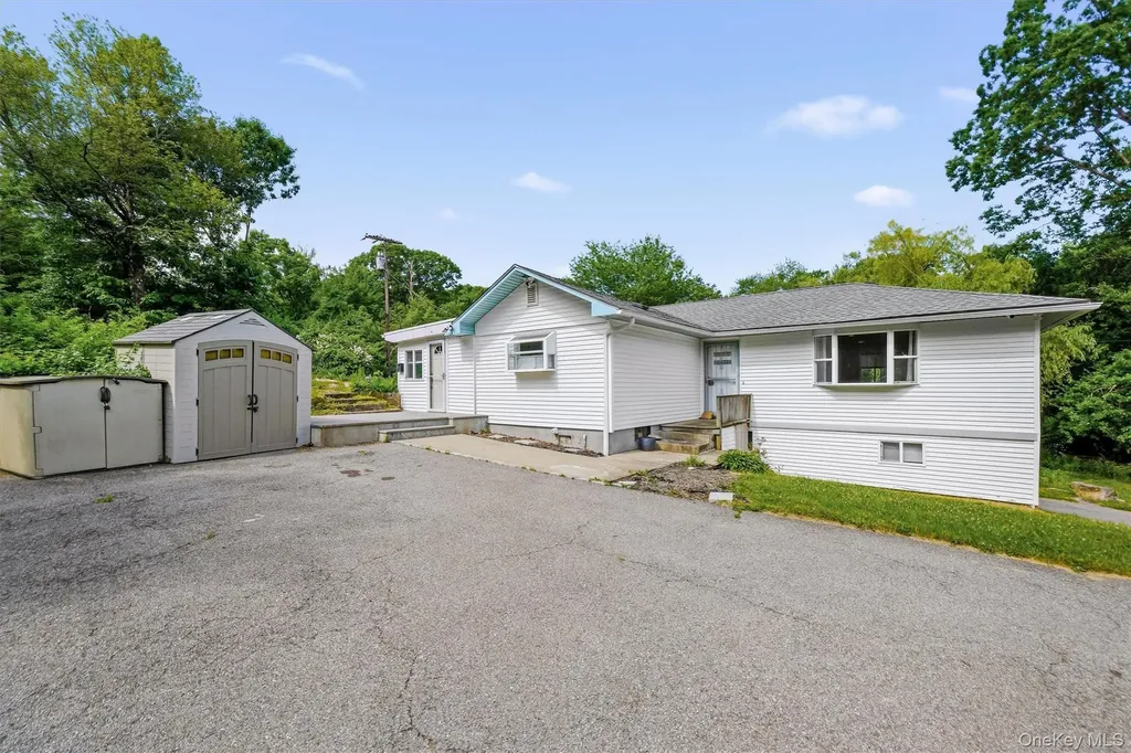 159 Ressique Street Stormville NY 12582