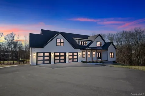 6 Conifer Court Poughkeepsie NY 12603