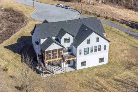 6 Conifer Court Poughkeepsie NY 12603