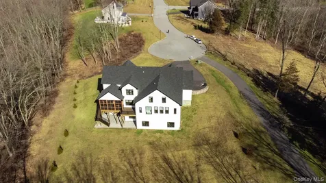 6 Conifer Court Poughkeepsie NY 12603