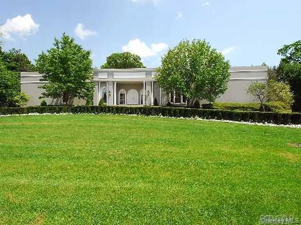 247 Barrett Road Lawrence NY 11559