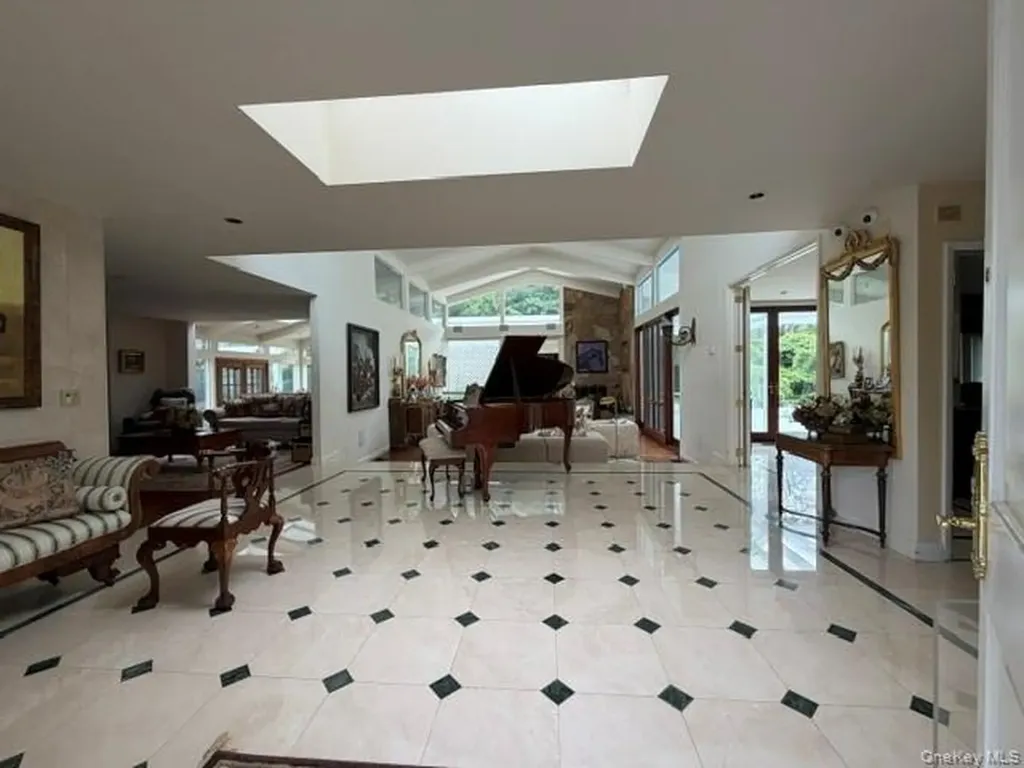 247 Barrett Road Lawrence NY 11559