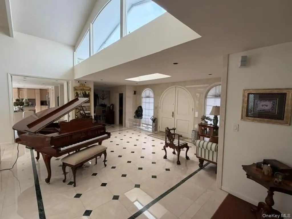 247 Barrett Road Lawrence NY 11559