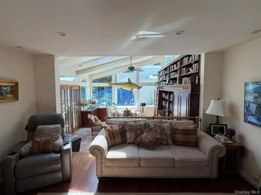 247 Barrett Road Lawrence NY 11559