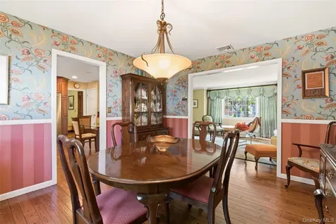 7 Lawrence Court Syosset NY 11791