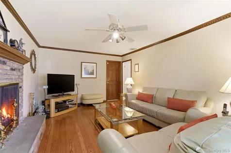 7 Lawrence Court Syosset NY 11791
