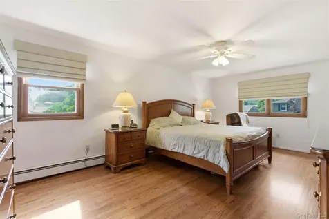 7 Lawrence Court Syosset NY 11791