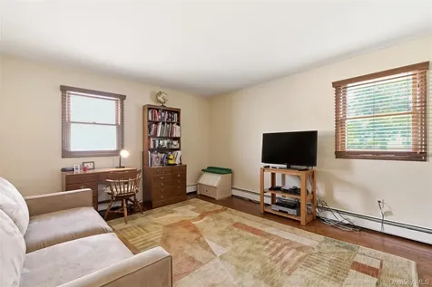7 Lawrence Court Syosset NY 11791