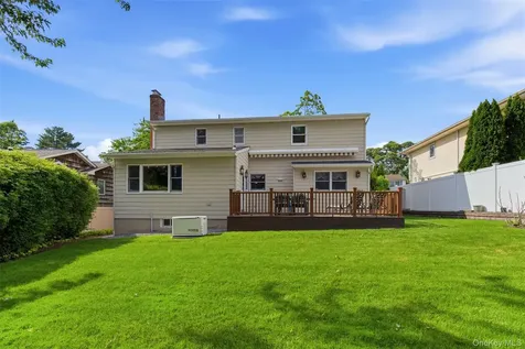 7 Lawrence Court Syosset NY 11791