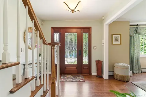 7 Lawrence Court Syosset NY 11791