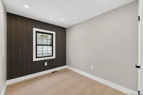147-72 Huxley Street Rosedale NY 11432