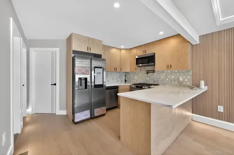 147-72 Huxley Street Rosedale NY 11432