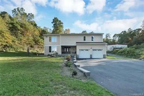 63 Whitetail Run Chester NY 10918