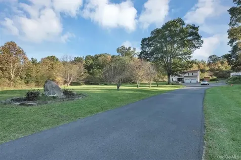63 Whitetail Run Chester NY 10918
