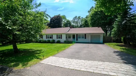 208 Woodhampton Drive White Plains NY 10603