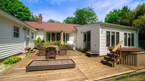 208 Woodhampton Drive White Plains NY 10603