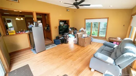 208 Woodhampton Drive White Plains NY 10603