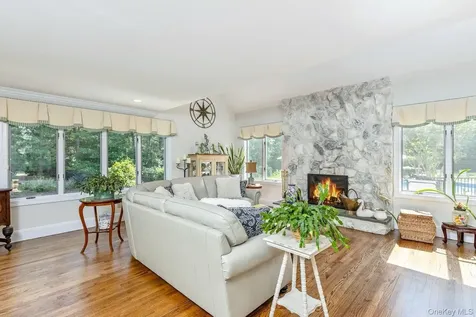 15 The Chase Saint James NY 11780