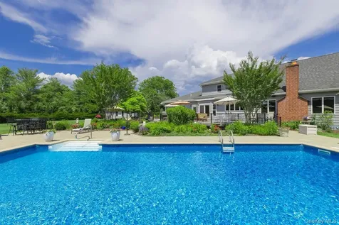 15 The Chase Saint James NY 11780