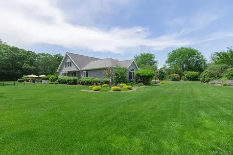 15 The Chase Saint James NY 11780