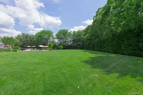 15 The Chase Saint James NY 11780