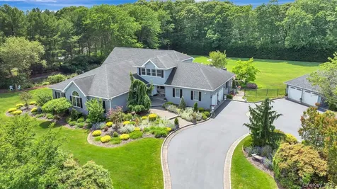 15 The Chase Saint James NY 11780