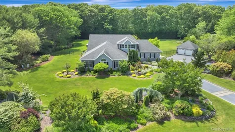 15 The Chase Saint James NY 11780
